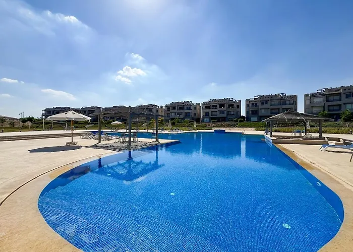 Poolside 2br At Einbay Steps From The Water Apartment *